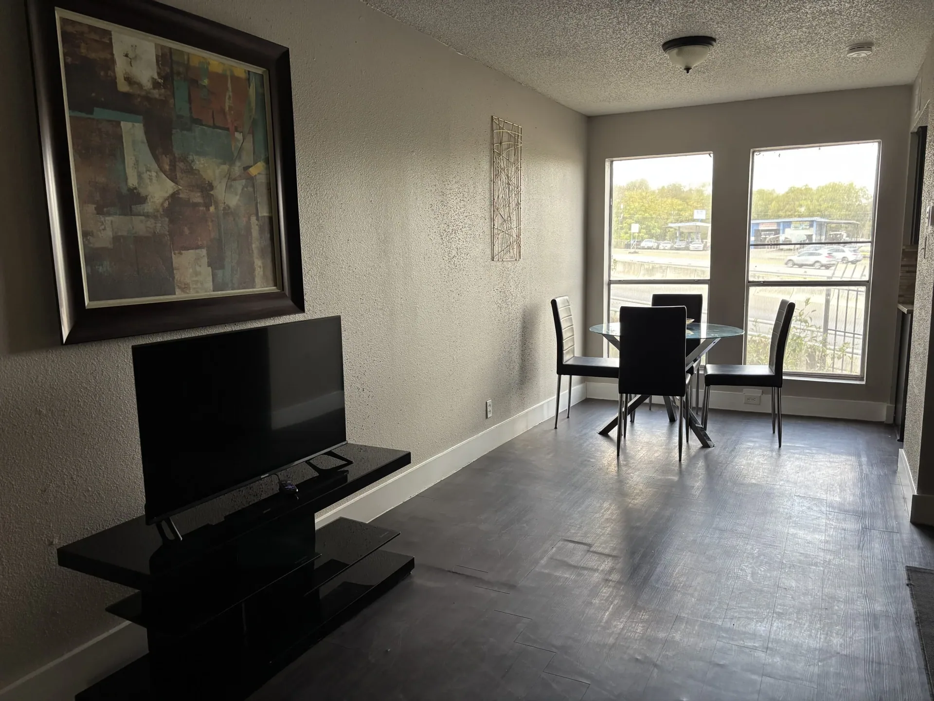 Affordable bunk-style men’s sober living in Austin with twin beds and open layout