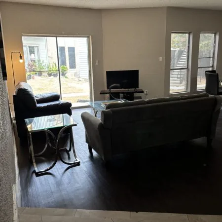 Modern affordable men’s sober living space in Austin with open floor plan